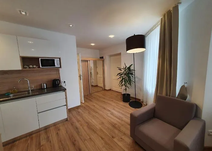 Old Town Apartments - B34